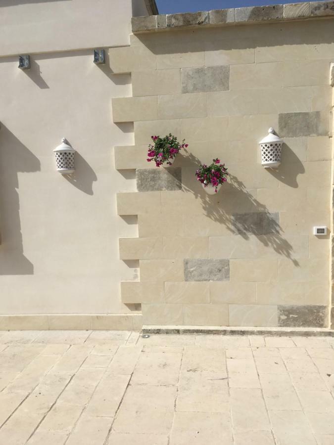 مبيت وإفطار ميليندونيو Le Tre Colonne المظهر الخارجي الصورة