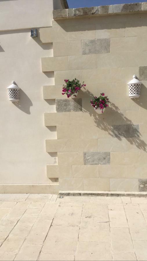 مبيت وإفطار ميليندونيو Le Tre Colonne المظهر الخارجي الصورة